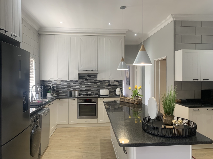 To Let 3 Bedroom Property for Rent in Big Bay Western Cape